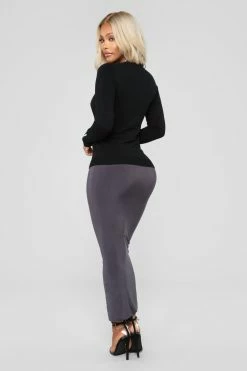 Fashion Nova Doesn't Matter To Me Sweater - Black Pullovers