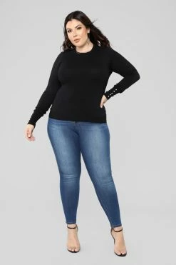 Fashion Nova Doesn't Matter To Me Sweater - Black Pullovers