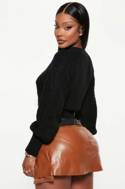 Fashion Nova Melissa Cable Knit Cropped Sweater - Black Pullovers