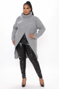 Fashion Nova Pullovers By My Side Turtle Neck Sweater - Heather Grey