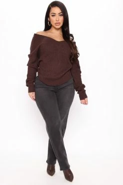 Fashion Nova Falls Favorite Girl Sweater II - Chocolate